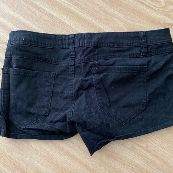 Shorts - Picture 2 of 3